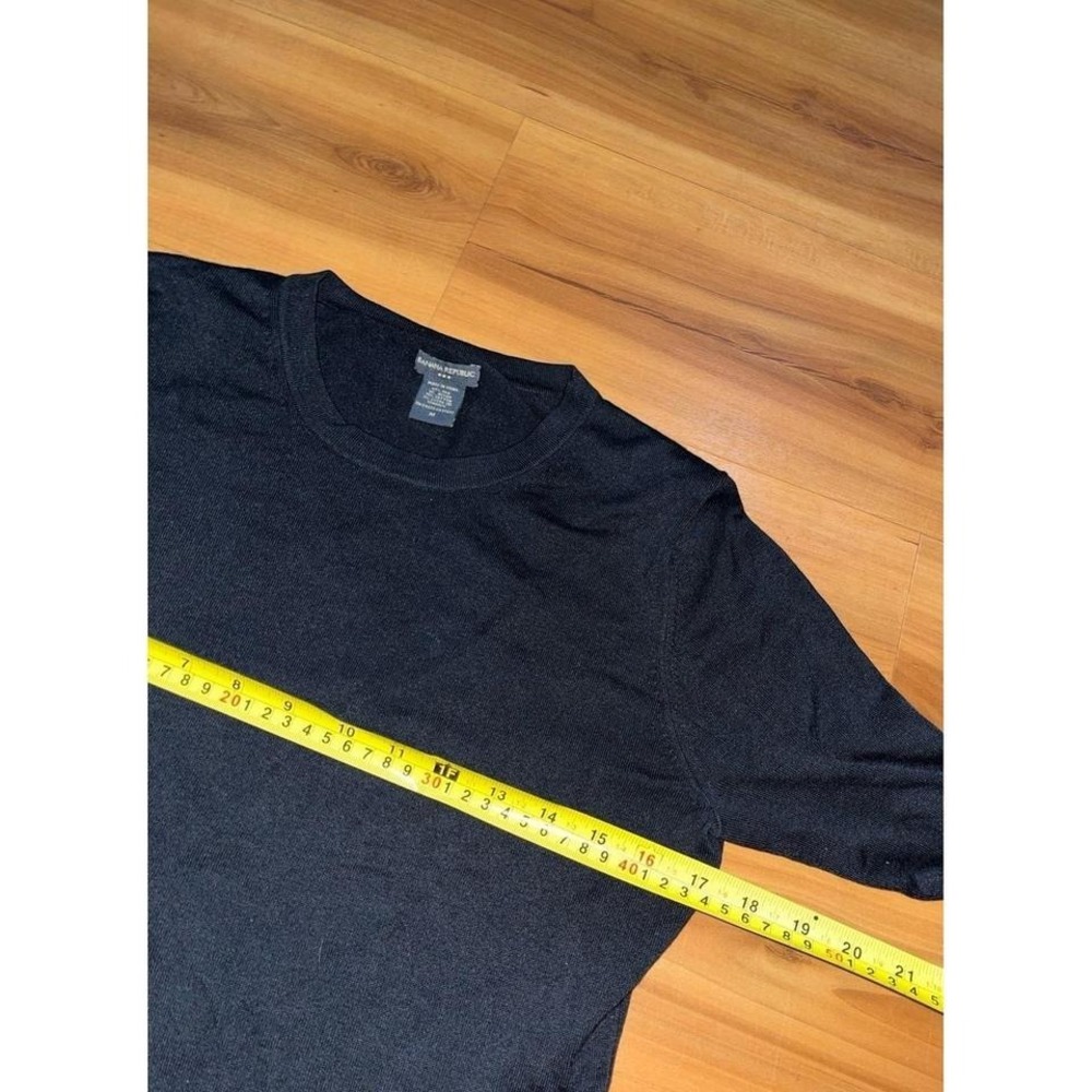 Banana Republic Silk Blend Solid Black Stretch Minimalist‎ 3/4 Sleeve Sweater - Picture 4 of 6